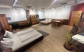 Nous Cafe & Restaurant